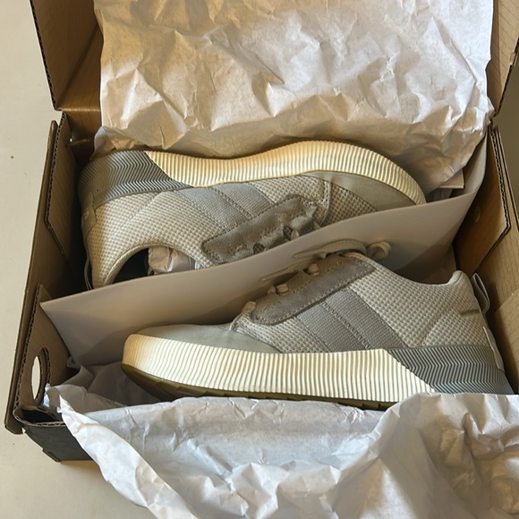 Sorrel Gray Athletic Shoes - Picture 2 of 10